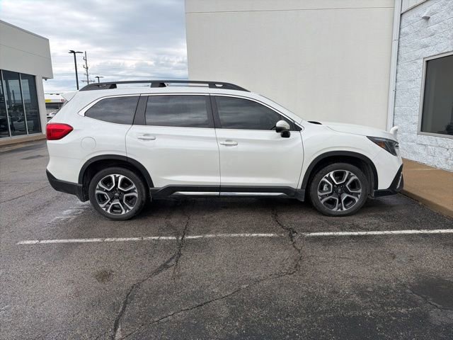 Used 2023 Subaru Ascent Limited AWD/4WD image 2