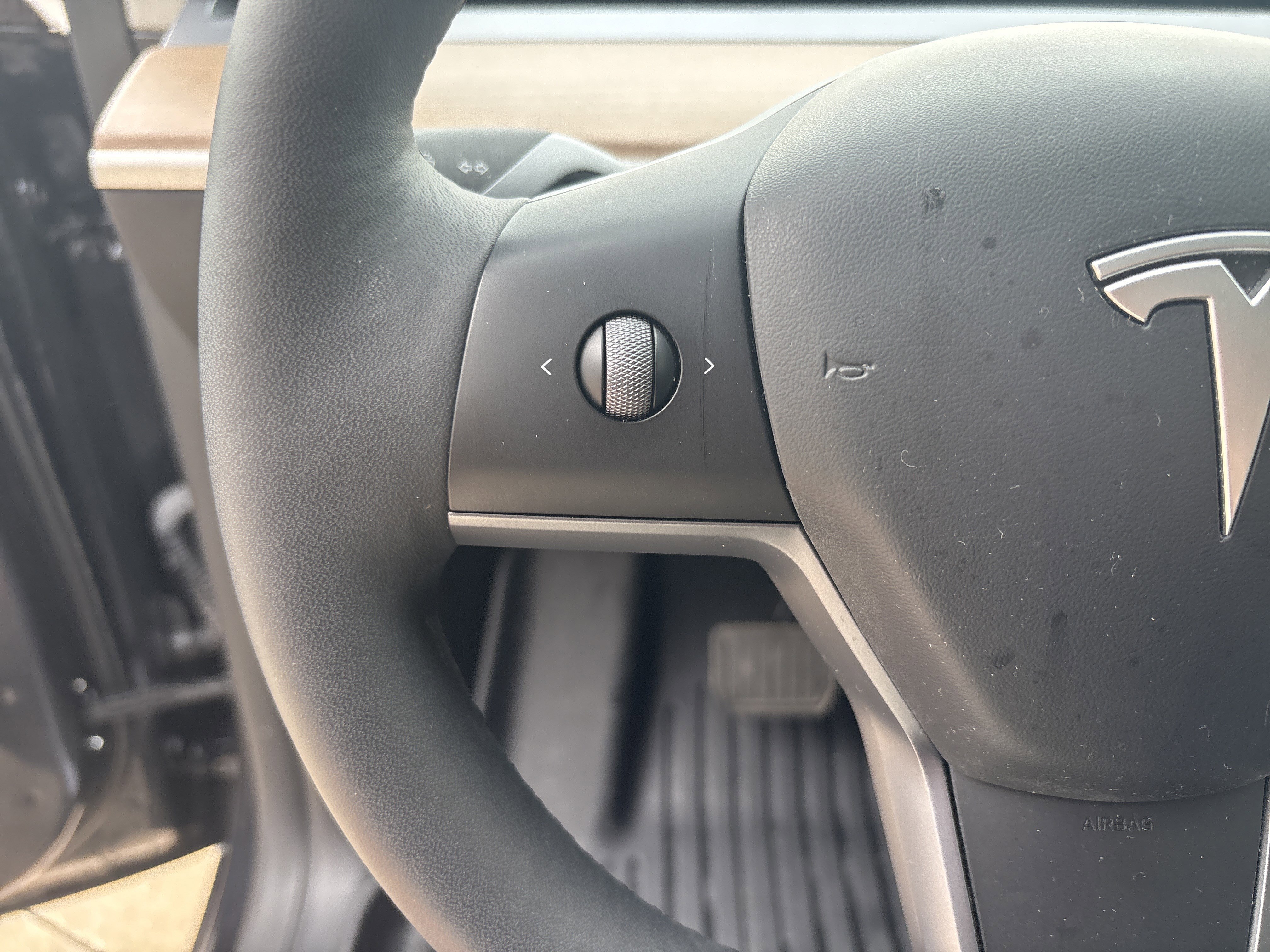 Used 2024 Tesla Model Y Long Range AWD/4WD image 19