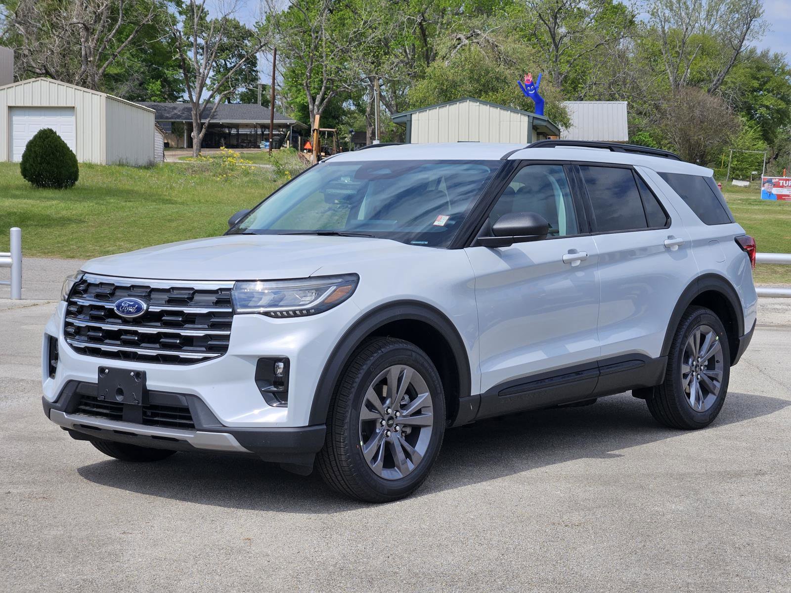 New 2026 Ford Explorer Active w/ Active Comfort Package image 3