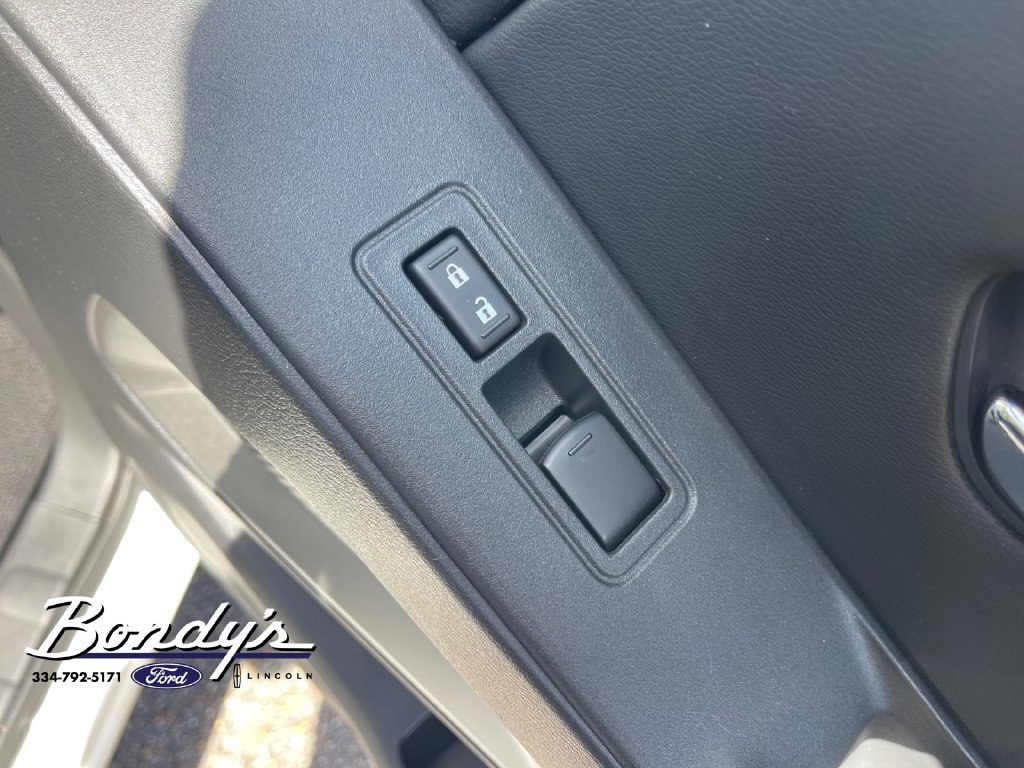 Used 2025 Nissan Frontier SV RWD image 20