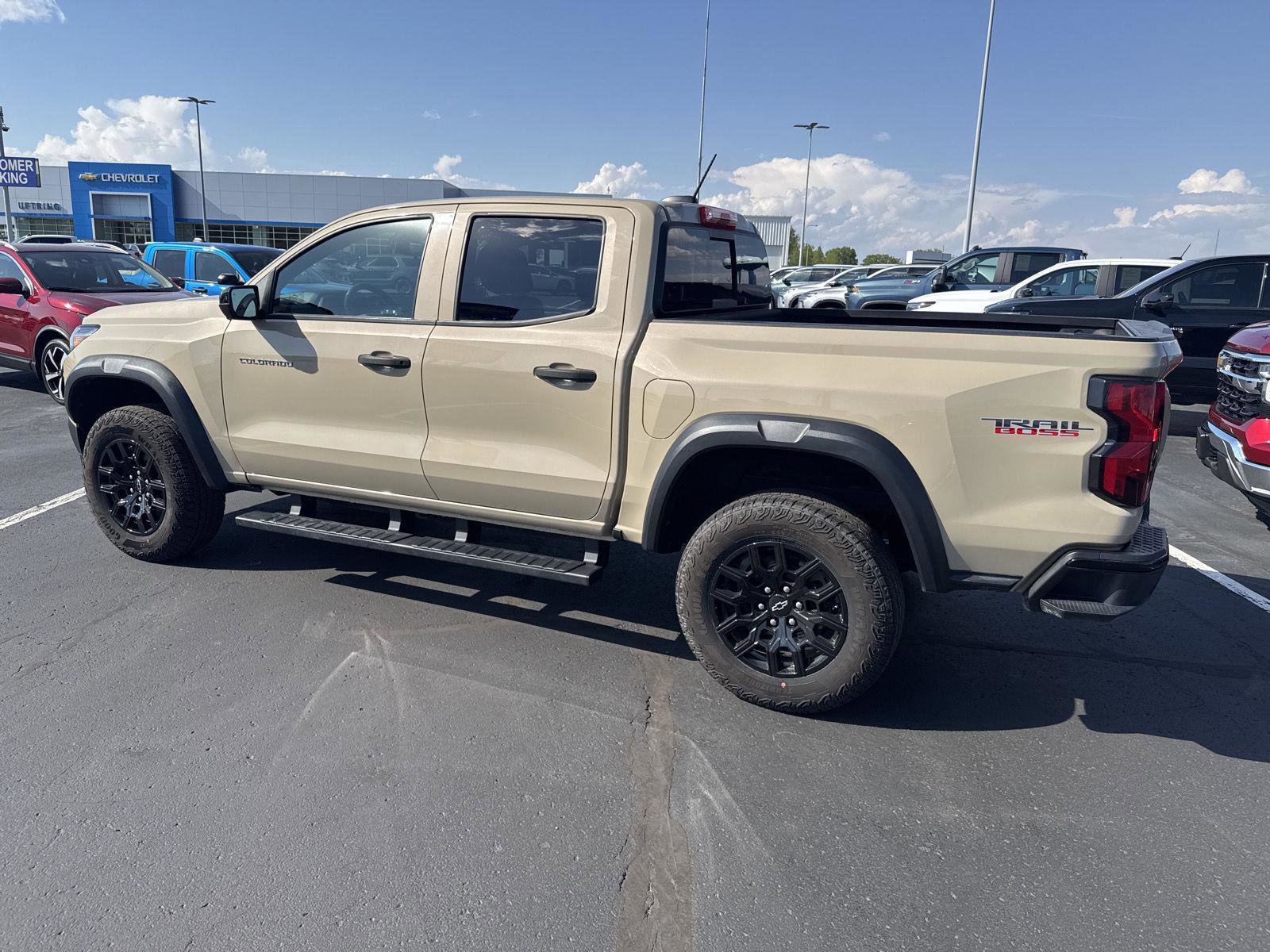 Used 2023 Chevrolet Colorado Trail Boss w/ Technology Package AWD/4WD image 6