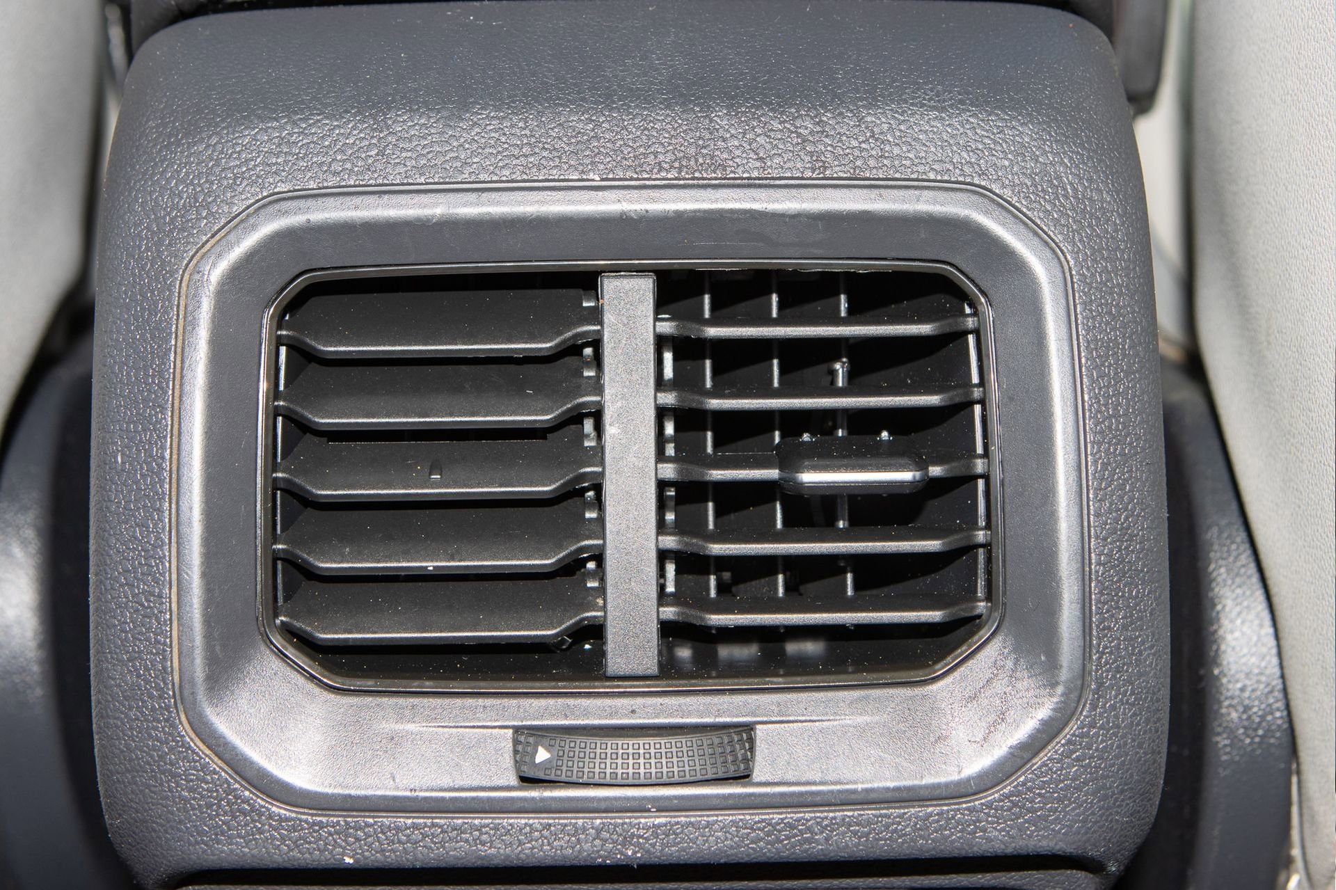 Used 2019 Volkswagen Tiguan SEL image 21