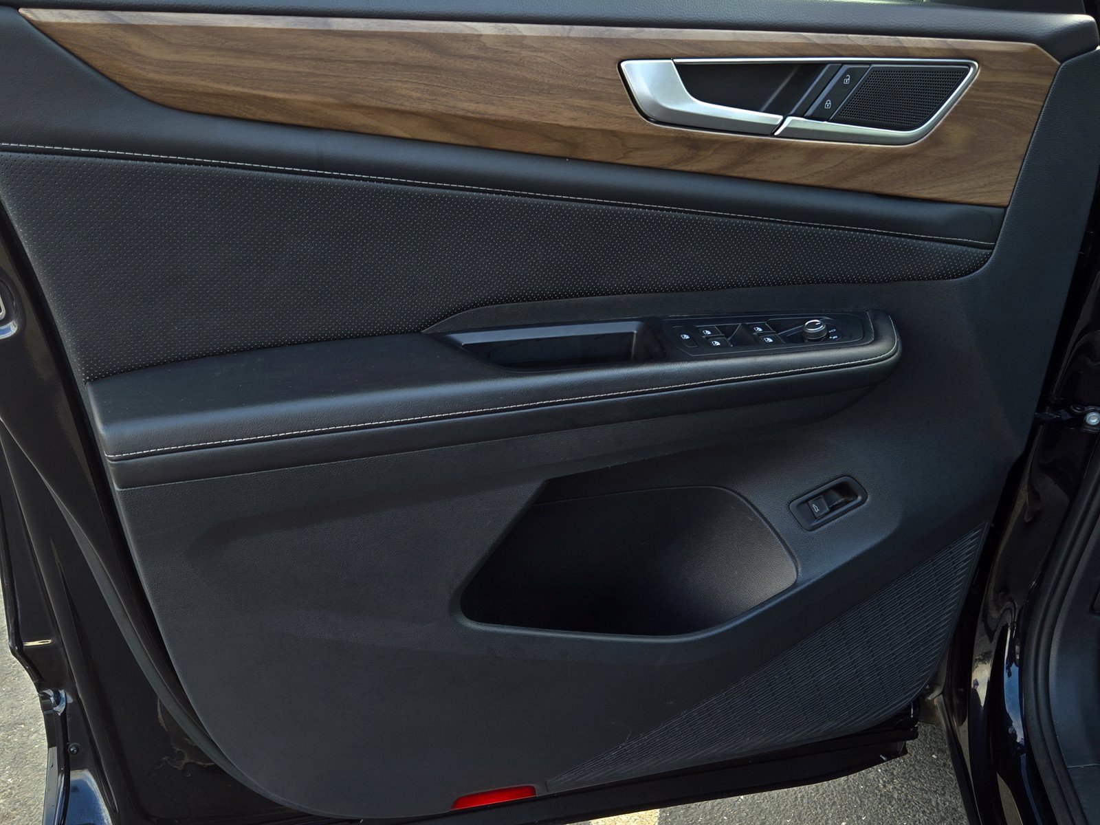 Used 2024 Volkswagen Atlas SE FWD image 9
