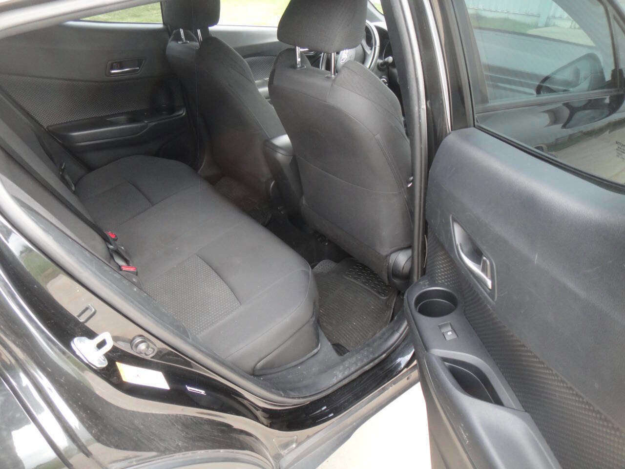 Used 2018 Toyota C-HR XLE image 16