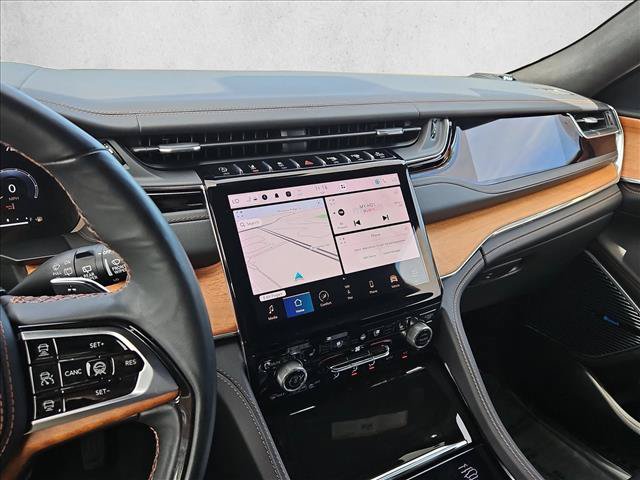 Used 2023 Jeep Grand Cherokee Summit AWD/4WD image 15