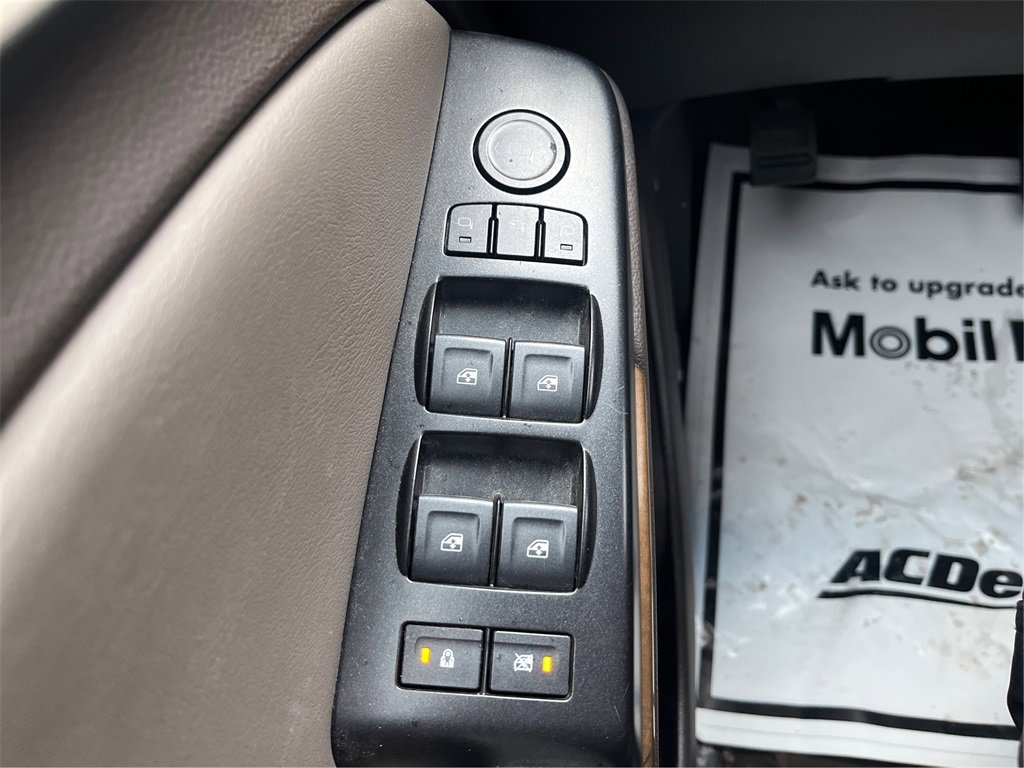 Used 2018 GMC Yukon Denali image 42