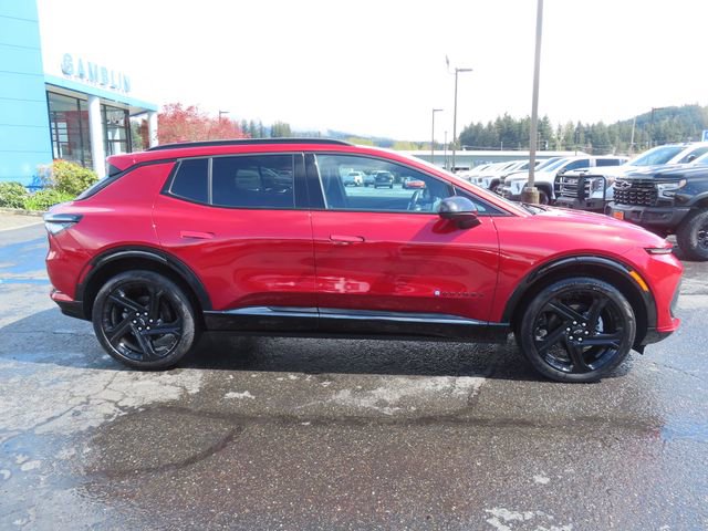 Used 2025 Chevrolet Equinox EV RS w/ Convenience Package II AWD/4WD image 9