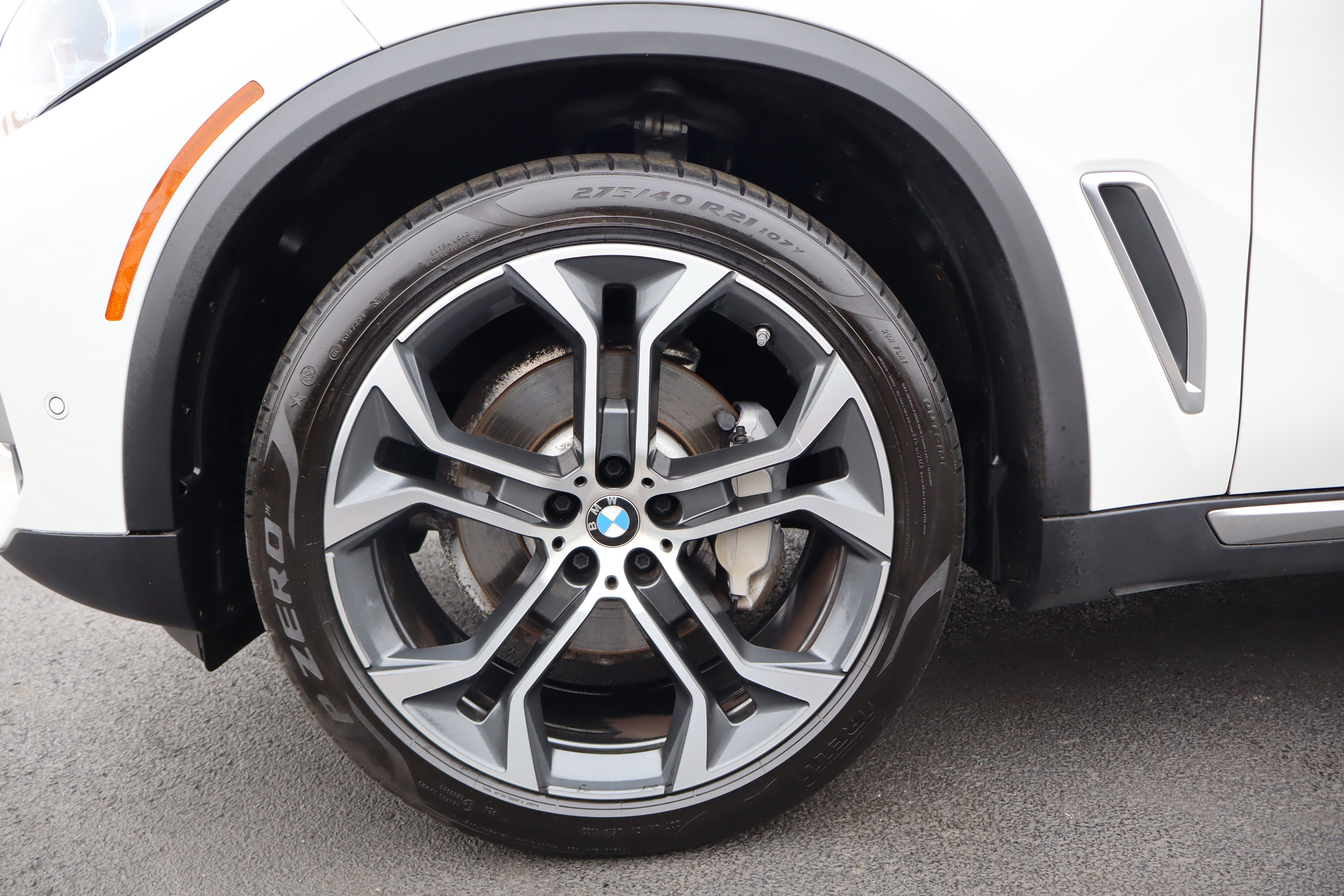 Used 2023 BMW X5 xDrive40i w/ Executive Package image 12