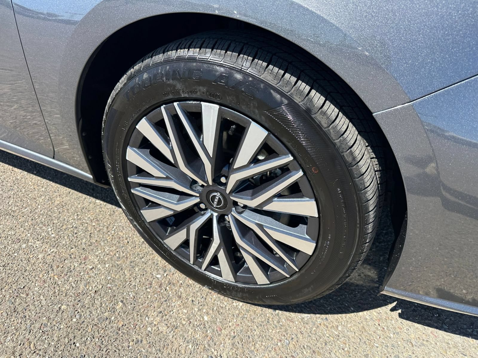 Used 2025 Nissan Altima 2.5 SV FWD image 31