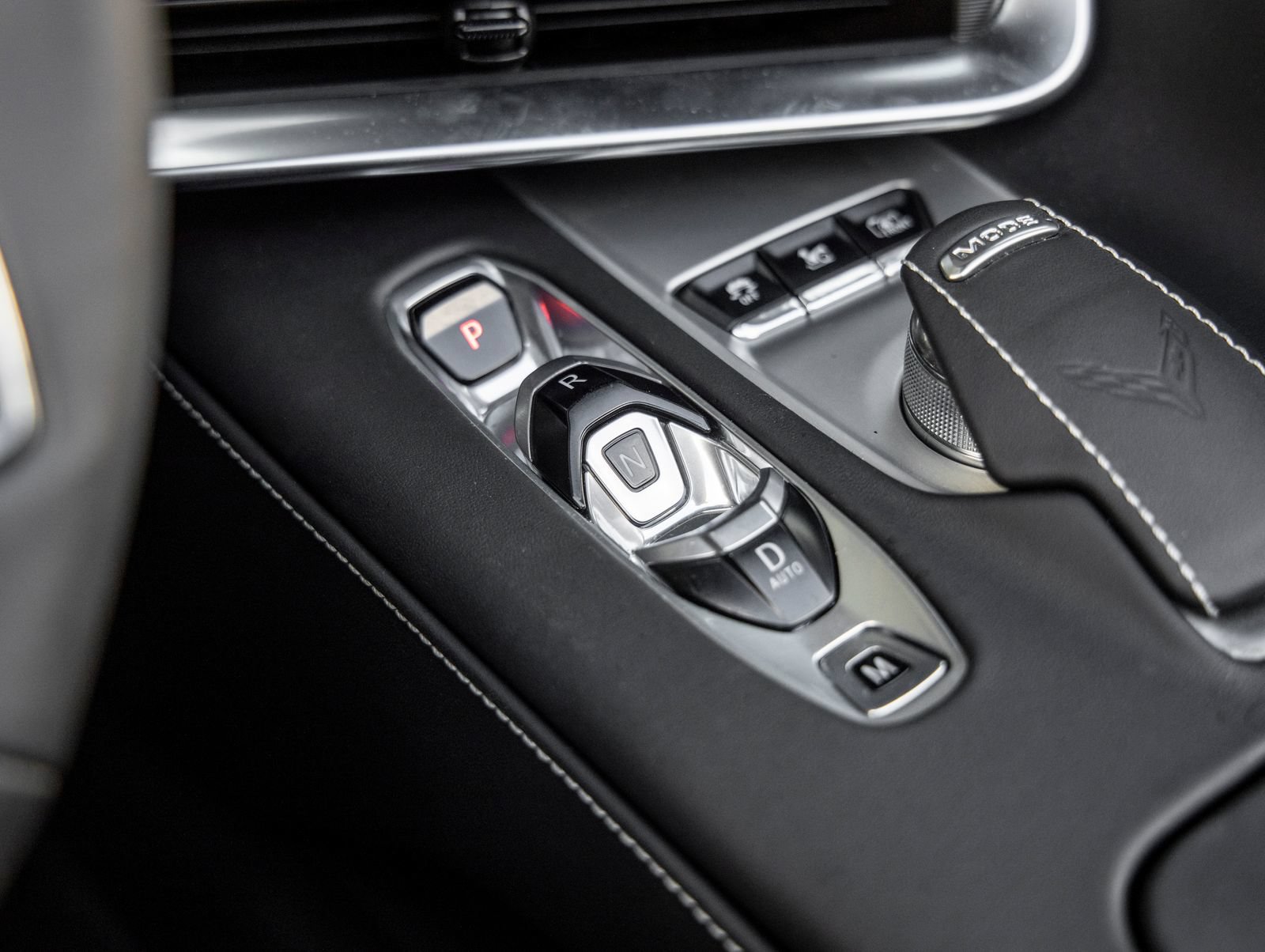 Used 2024 Chevrolet Corvette Stingray Premium Conv w/ Z51 Performance Package RWD image 26