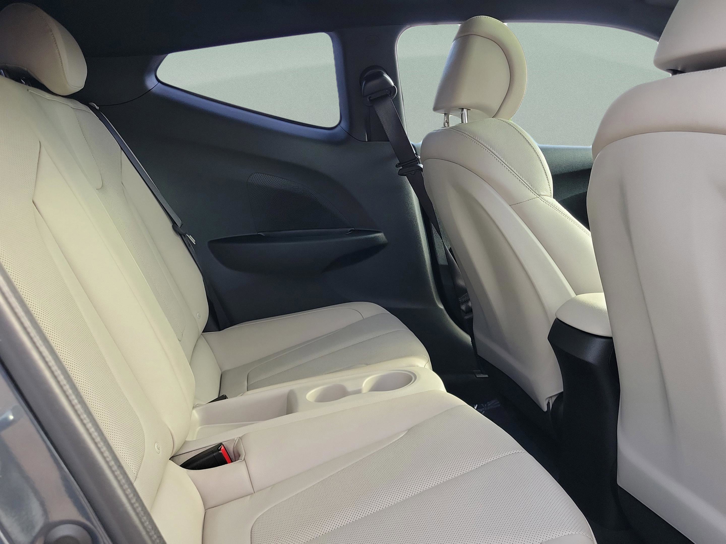 Used 2019 Hyundai Veloster Turbo Ultimate image 11