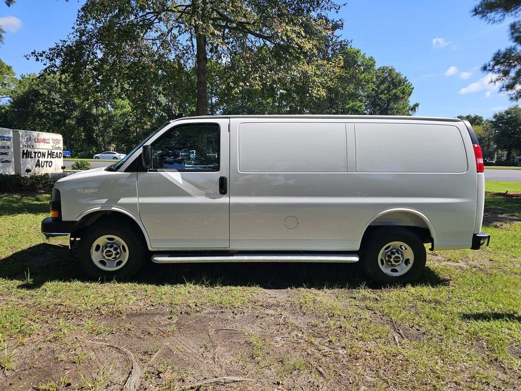Used 2025 GMC Savana 2500 w/ Driver Convenience Package RWD image 6