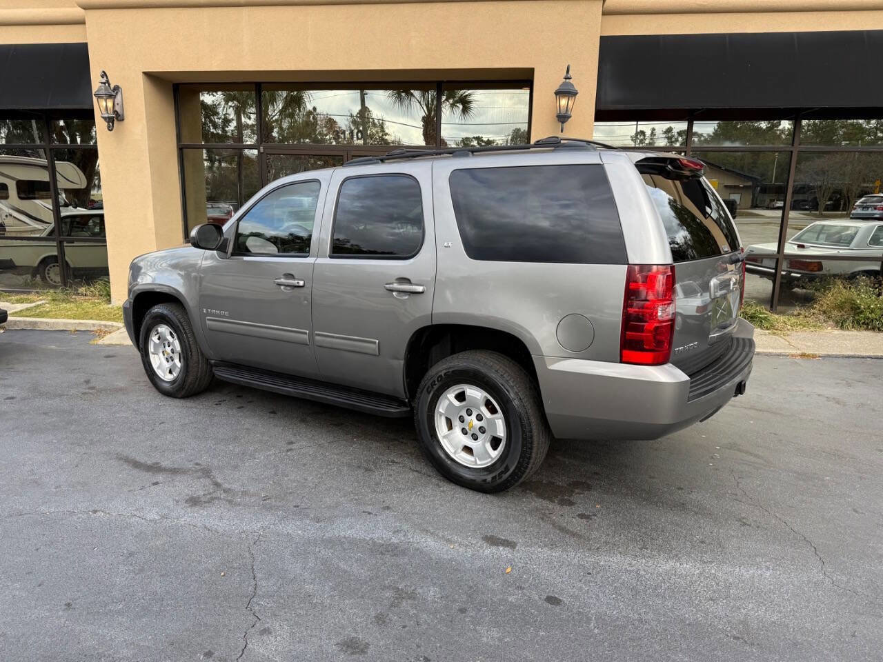 Used 2009 Chevrolet Tahoe LT image 3