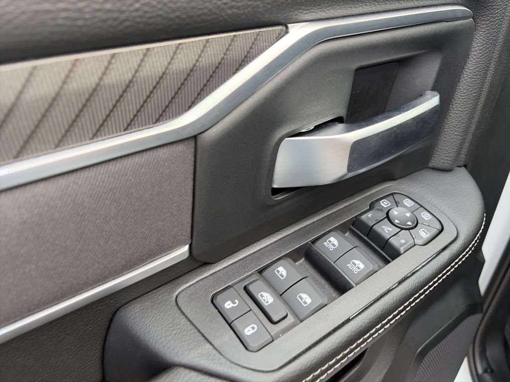 New 2026 RAM 2500 Big Horn AWD/4WD image 18