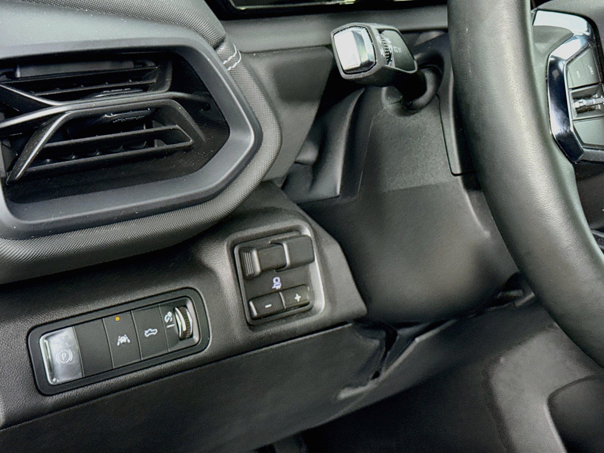 Used 2026 Chevrolet Silverado EV LT AWD/4WD image 12