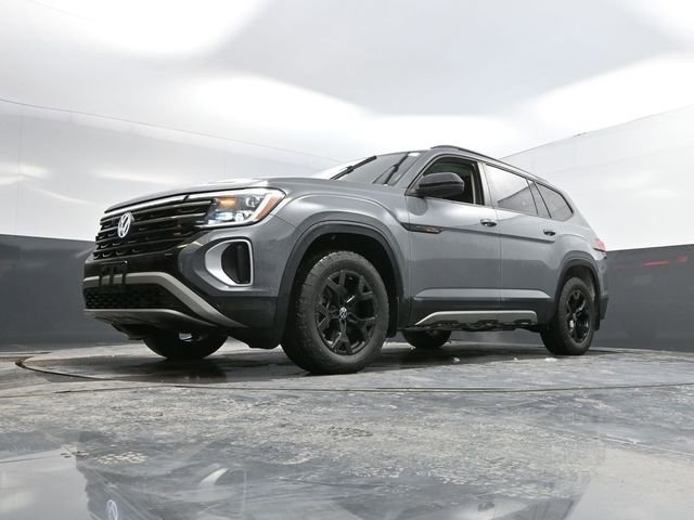 Used 2024 Volkswagen Atlas Peak Edition SEL image 44
