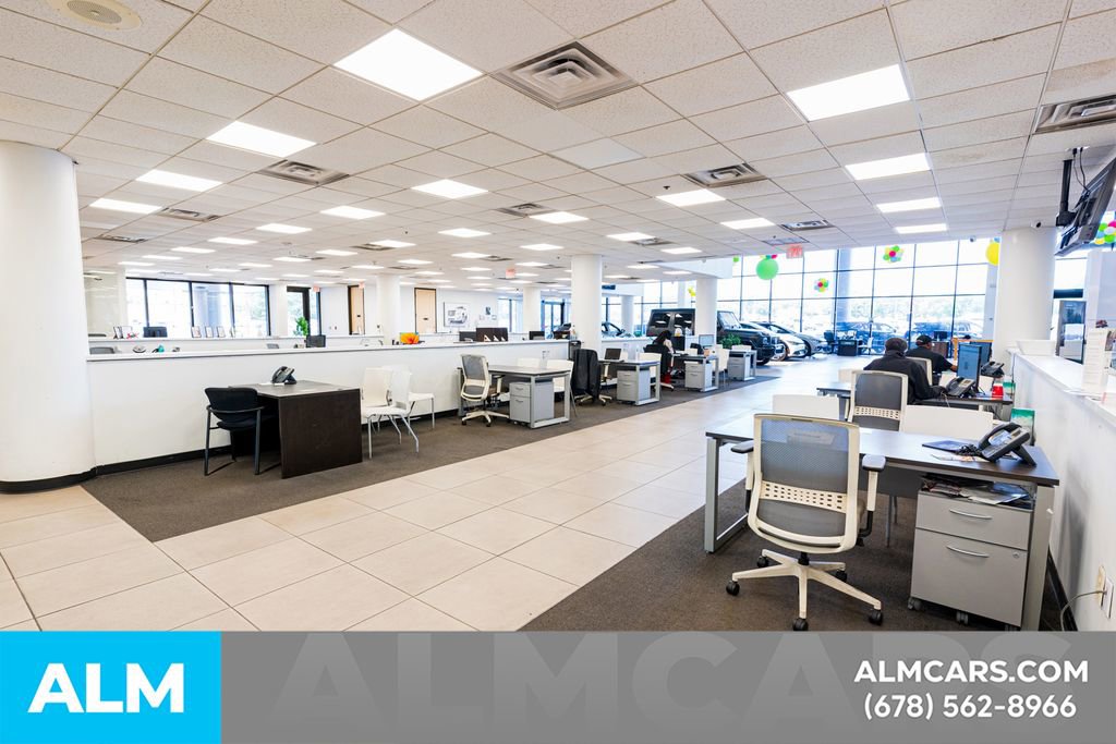 Used 2025 Buick Enclave Preferred image 76