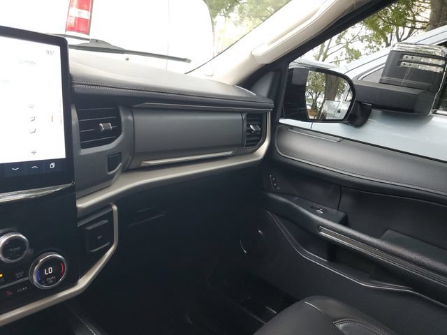 Used 2023 Ford Expedition XLT RWD image 24