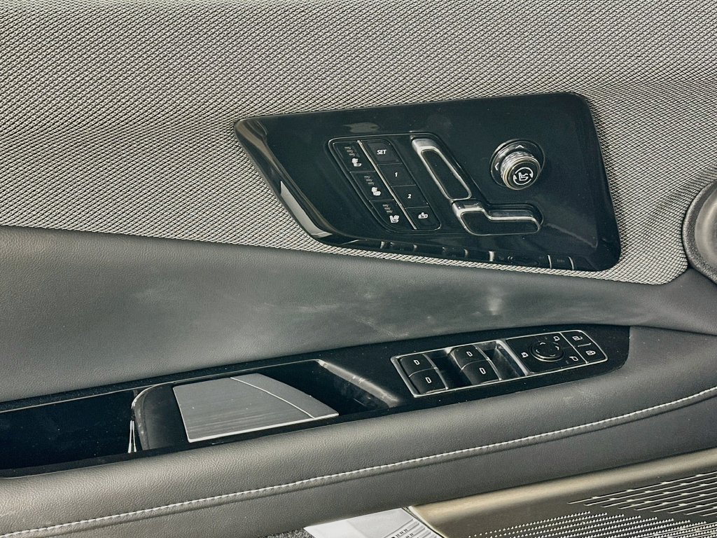 New 2027 Cadillac Optiq Premium Luxury w/ LPO, Floor Liner Package AWD/4WD image 22