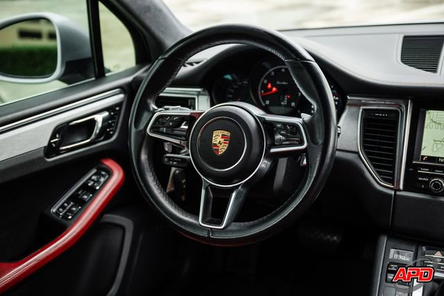 Used 2015 Porsche Macan Turbo image 8