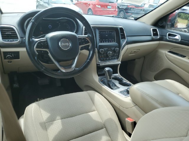 Used 2020 Jeep Grand Cherokee Laredo w/ Security & Convenience Group AWD/4WD image 10