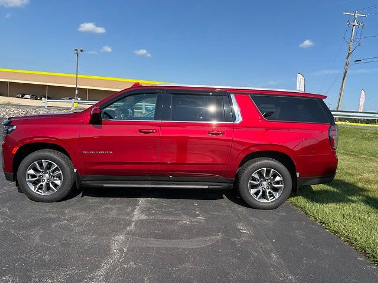 Certified 2024 Chevrolet Suburban LS w/ Max Trailering Package AWD/4WD image 7