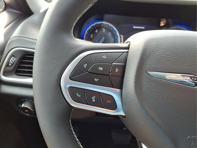 New 2026 Chrysler Pacifica Select AWD/4WD image 26