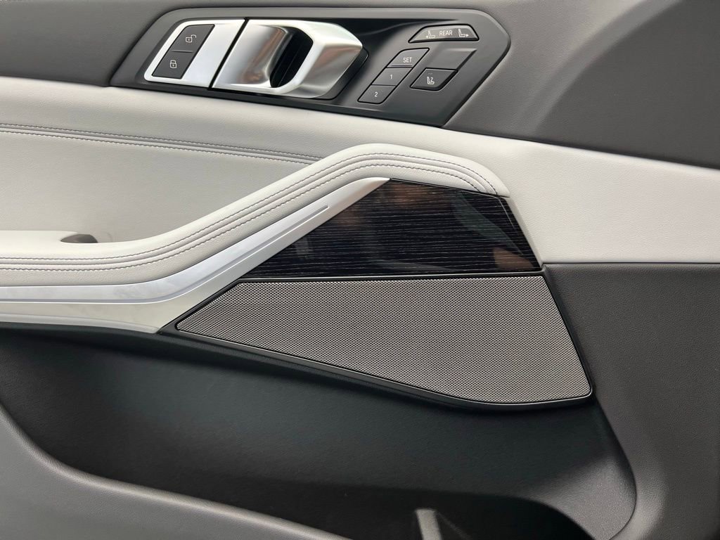 New 2026 BMW X7 xDrive40i w/ M Sport Package image 22