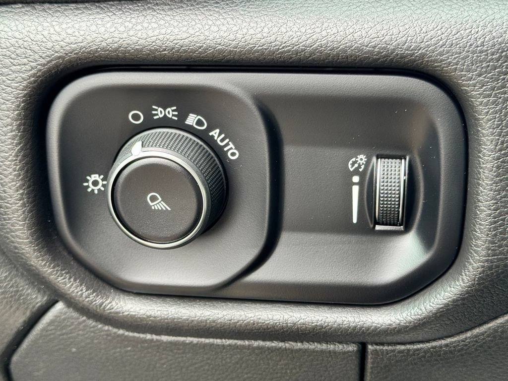 Used 2024 RAM 2500 Tradesman AWD/4WD image 32