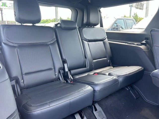 New 2027 Ford Expedition Max Platinum w/ Stealth Performance Package AWD/4WD image 7