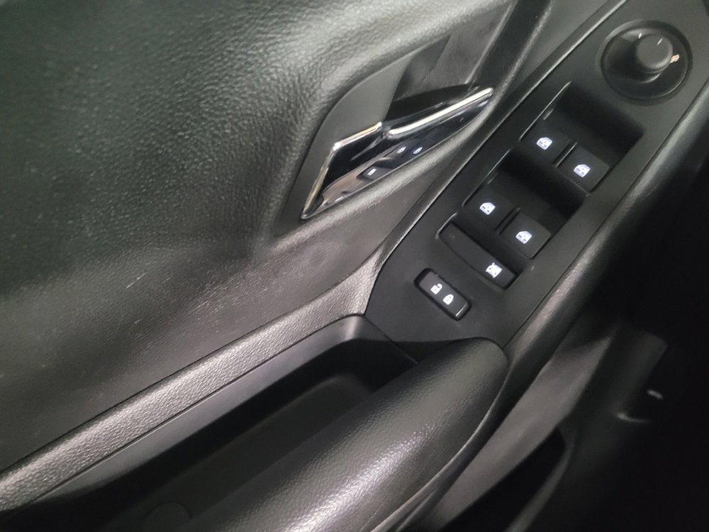 Used 2021 Chevrolet Trax LT AWD/4WD image 27