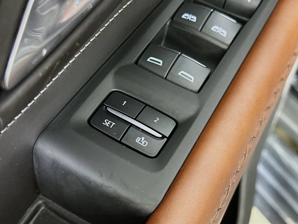 Used 2023 GMC Yukon Denali Ultimate AWD/4WD image 22