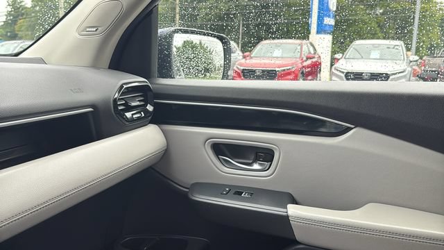 Used 2024 Honda Pilot Touring image 19