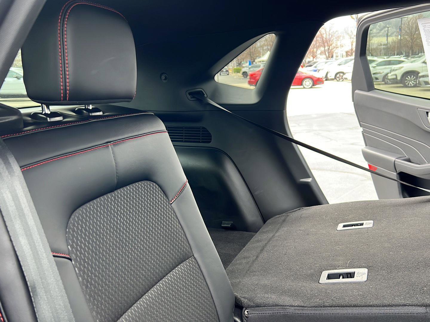 Used 2025 Ford Escape ST-Line image 36