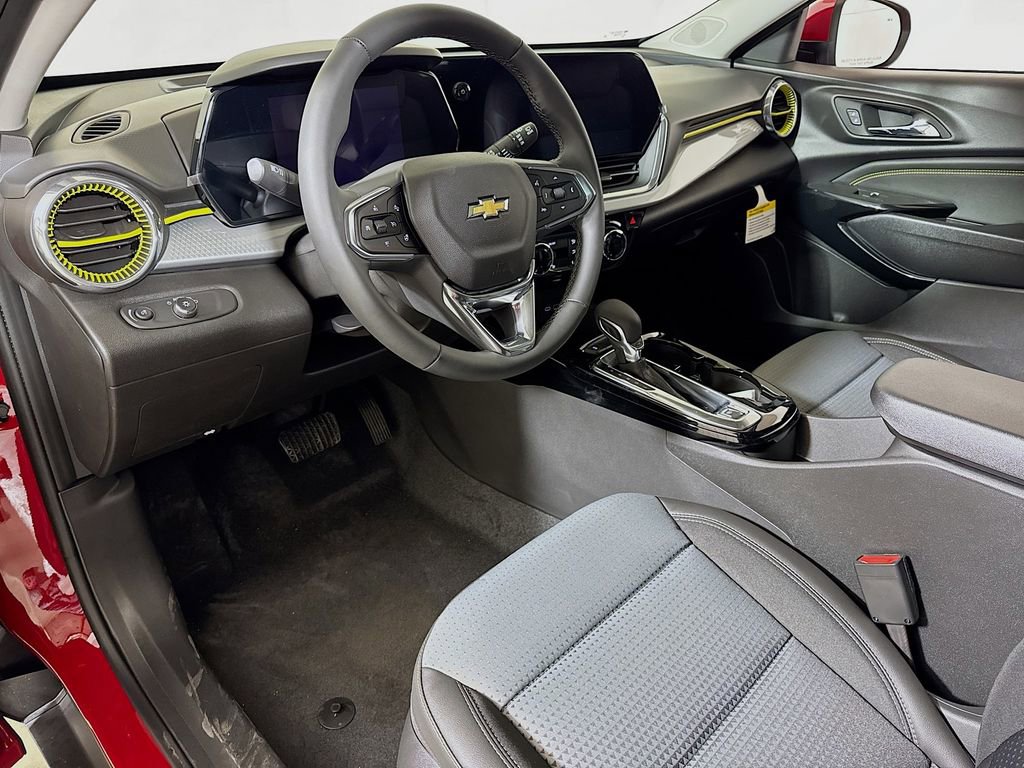 New 2026 Chevrolet Trax LT w/ Sunroof Package FWD image 5