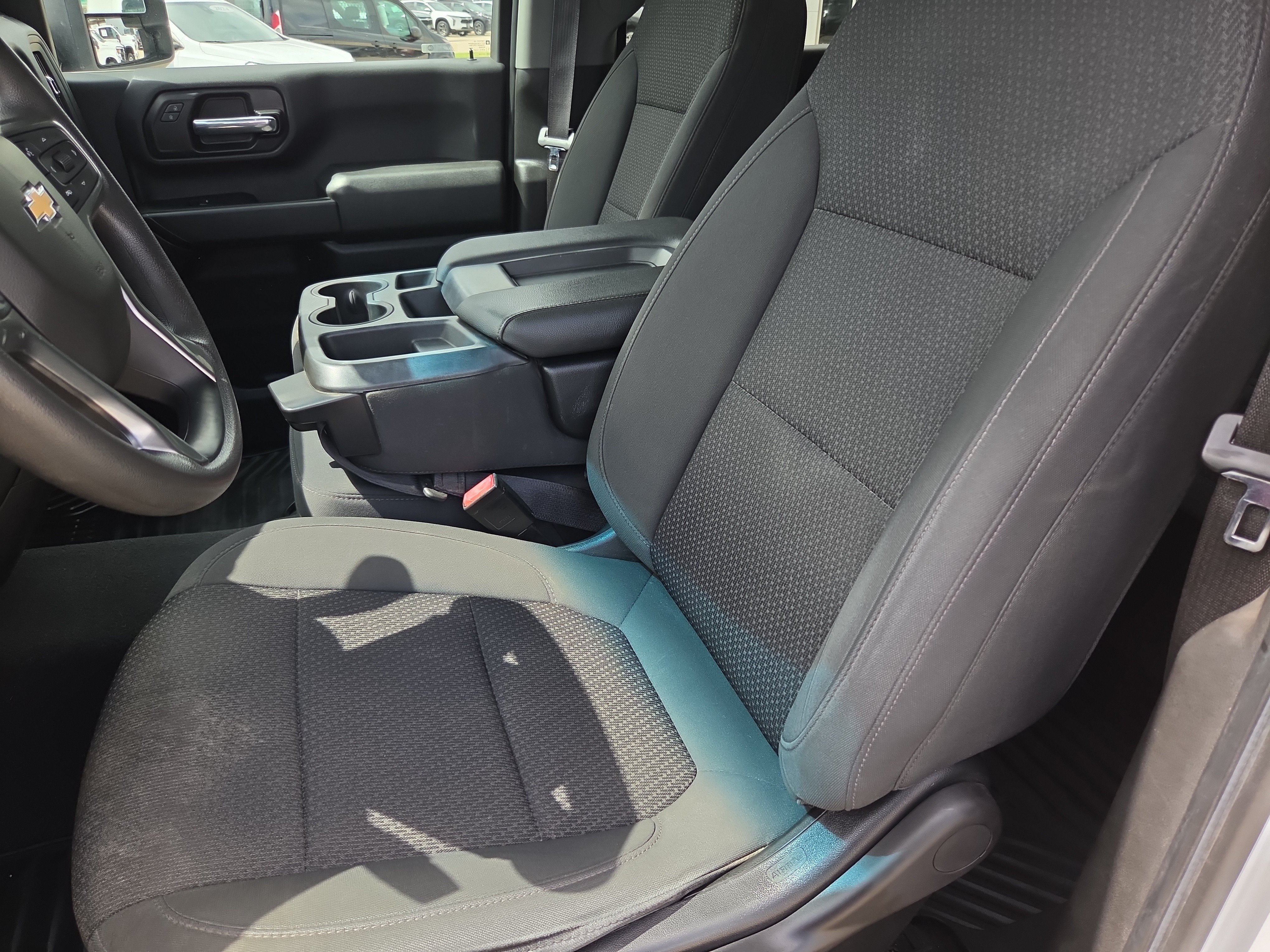 Used 2022 Chevrolet Silverado 2500 Custom w/ Custom Value Package AWD/4WD image 15
