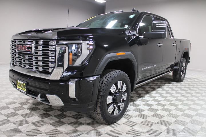 Used 2024 GMC Sierra 2500 Denali w/ Denali Reserve Package image 7