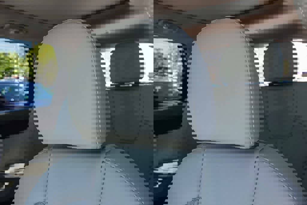 Certified 2023 Kia Sorento SX FWD image 21