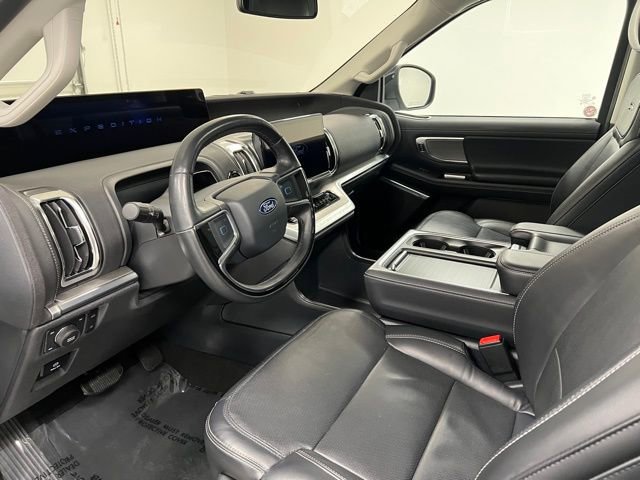 Used 2025 Ford Expedition Max Platinum AWD/4WD image 34