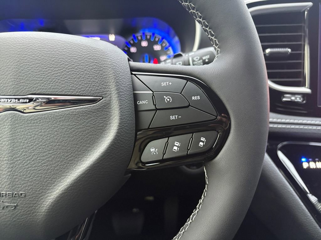 New 2026 Chrysler Pacifica Select image 22