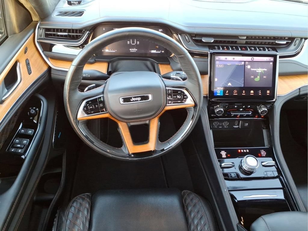 Used 2024 Jeep Grand Cherokee L Summit AWD/4WD image 19