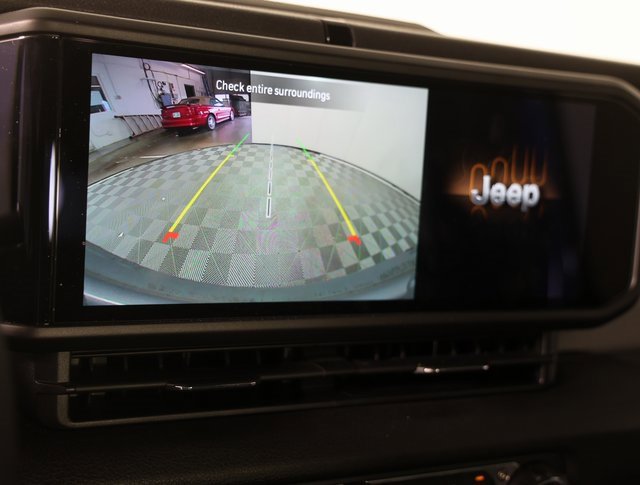 Used 2024 Jeep Wrangler Sport S image 11