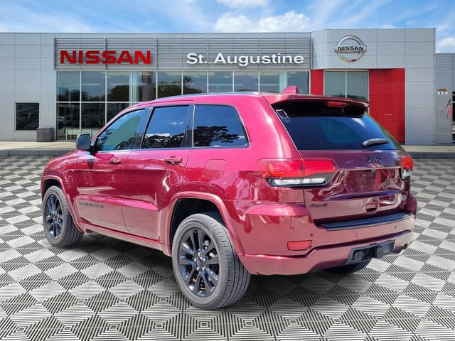 Used 2017 Jeep Grand Cherokee Altitude AWD/4WD image 4