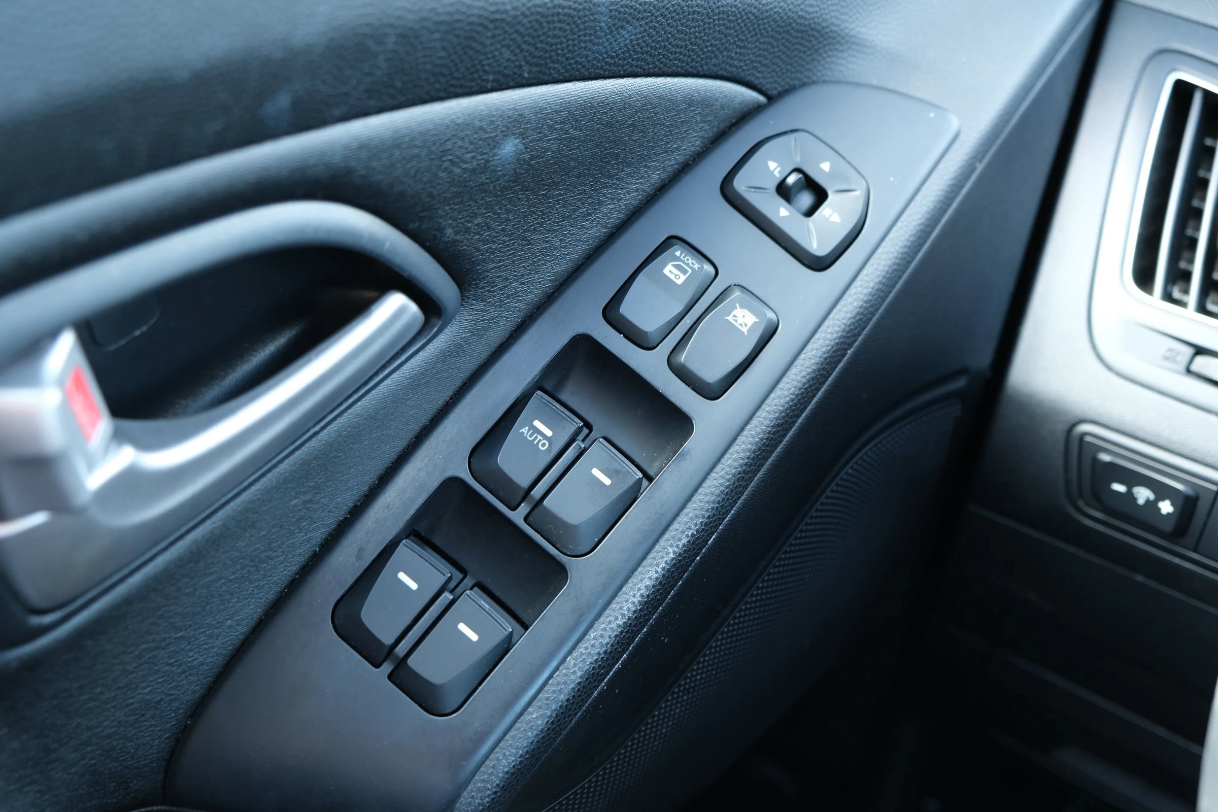 Used 2013 Hyundai Tucson Limited w/ Premium Pkg image 34