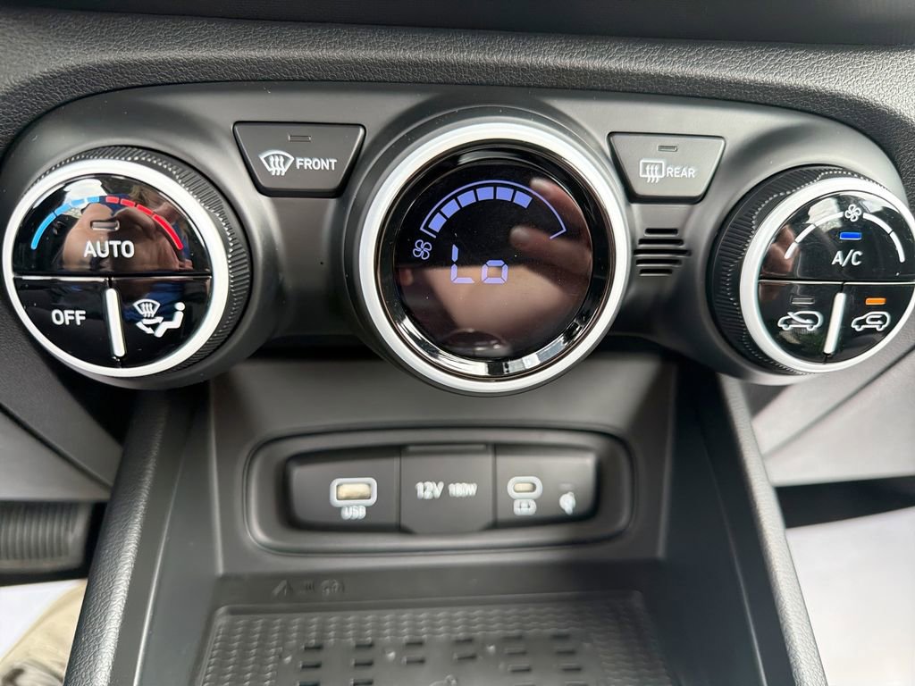 Certified 2026 Hyundai Venue SEL FWD image 24