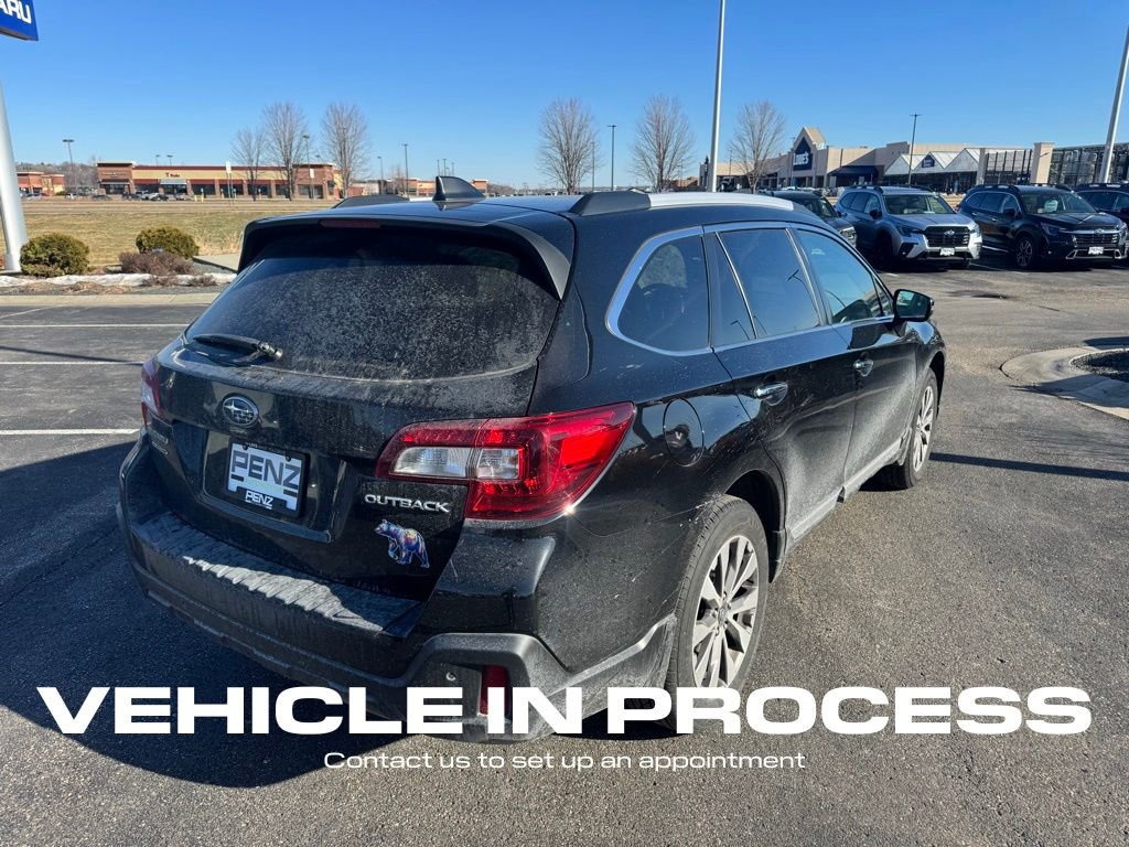 Used 2018 Subaru Outback 2.5i Touring image 3