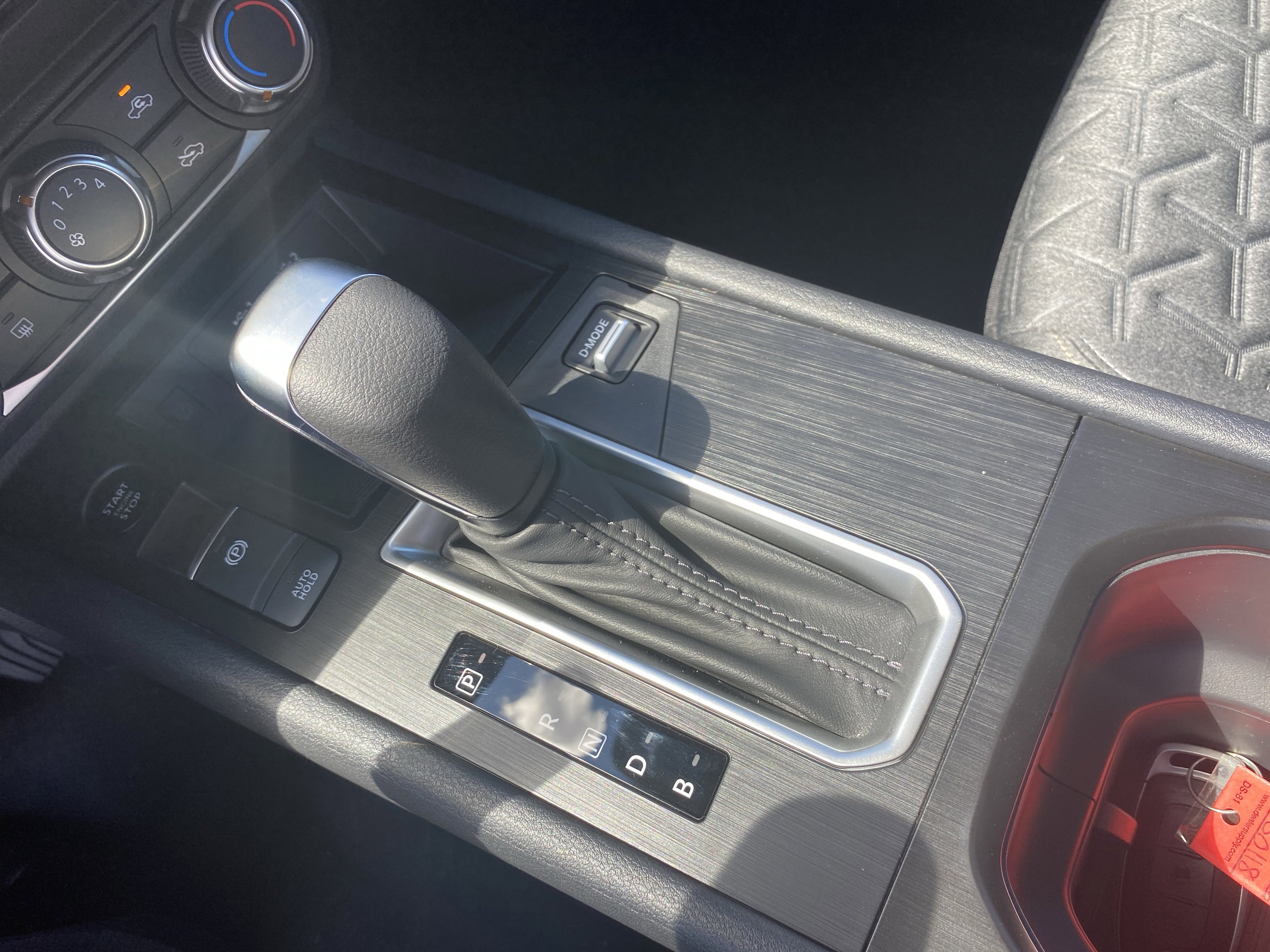 New 2025 Nissan Kicks SV w/ Illumination Package image 15