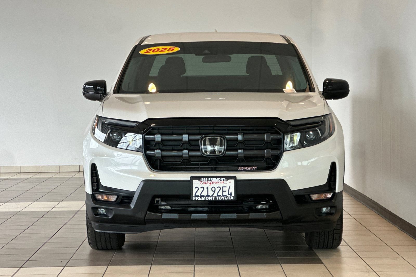 Used 2025 Honda Ridgeline Sport image 9