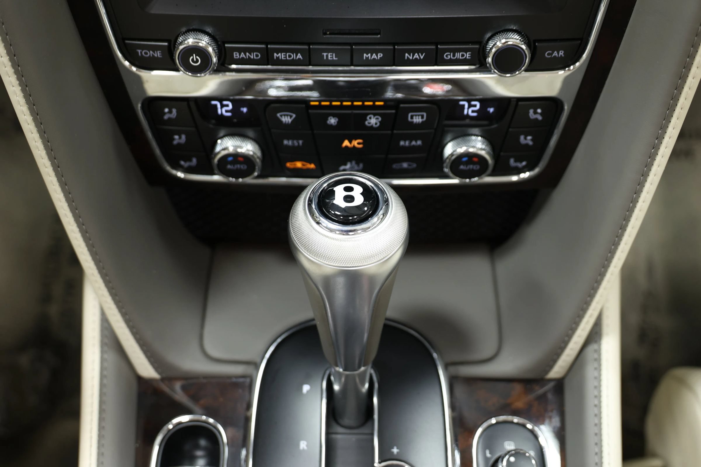 Used 2018 Bentley Flying Spur V8 AWD/4WD image 41
