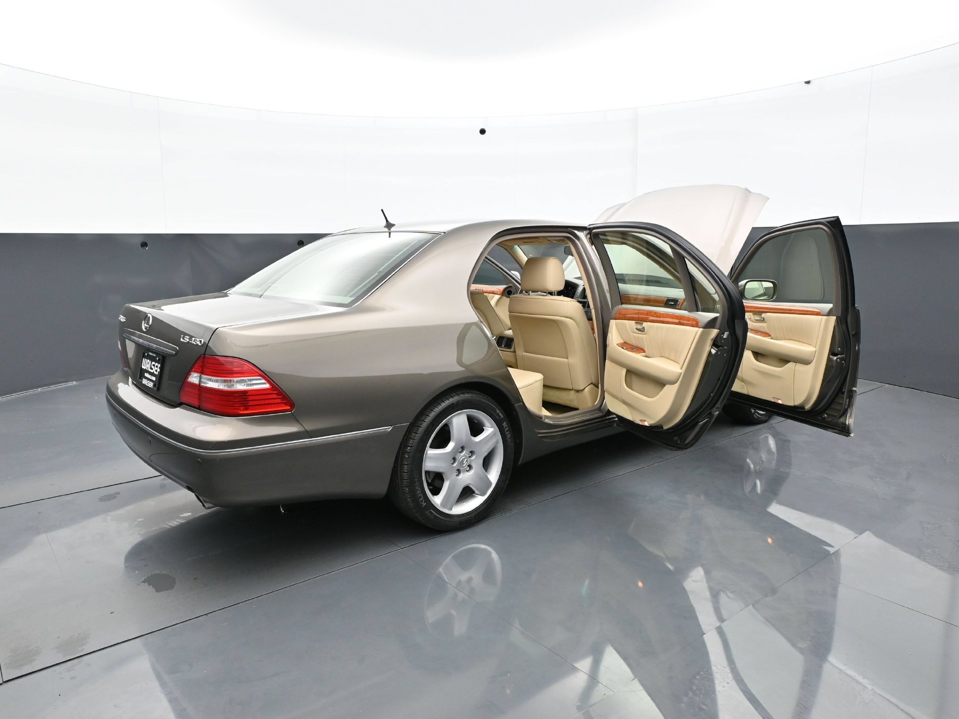 Used 2005 Lexus LS 430 RWD image 37